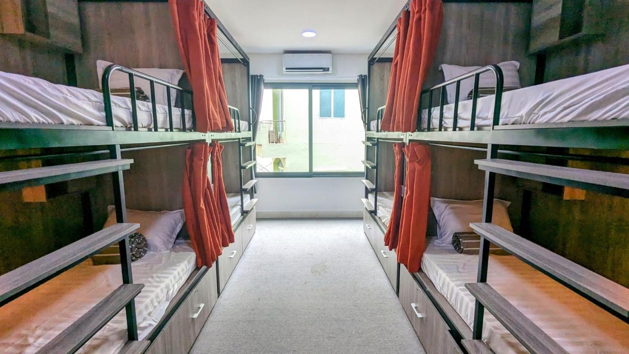 Base Backpackers Hostel Ho Chi Minh City Exterior photo