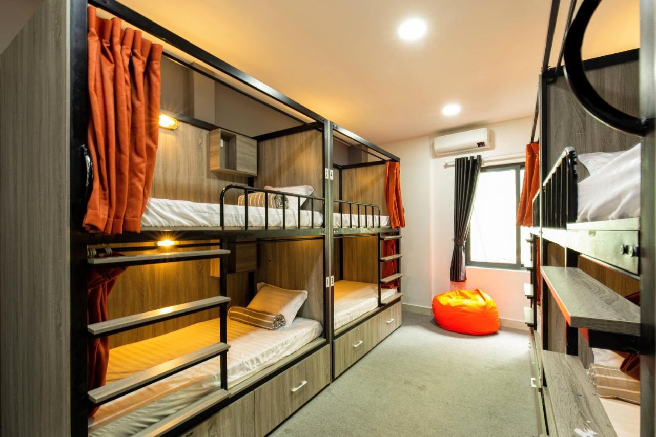Base Backpackers Hostel Ho Chi Minh City Exterior photo
